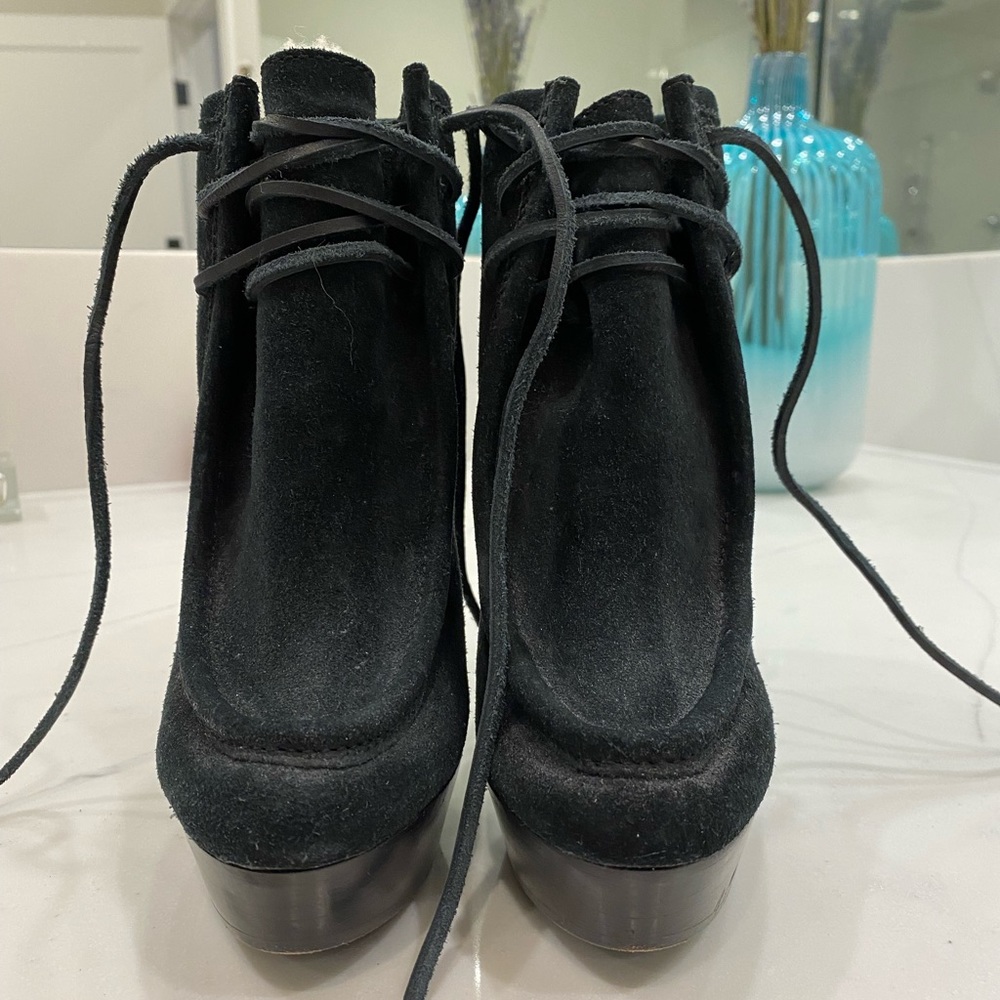Burberry Platform Bootie. Black suede with shearling lining. - Picture 4 of 5